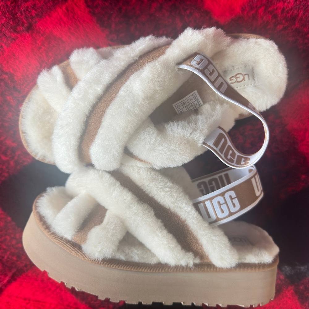 Brand new Uggs! Perfect Christmas 🎁